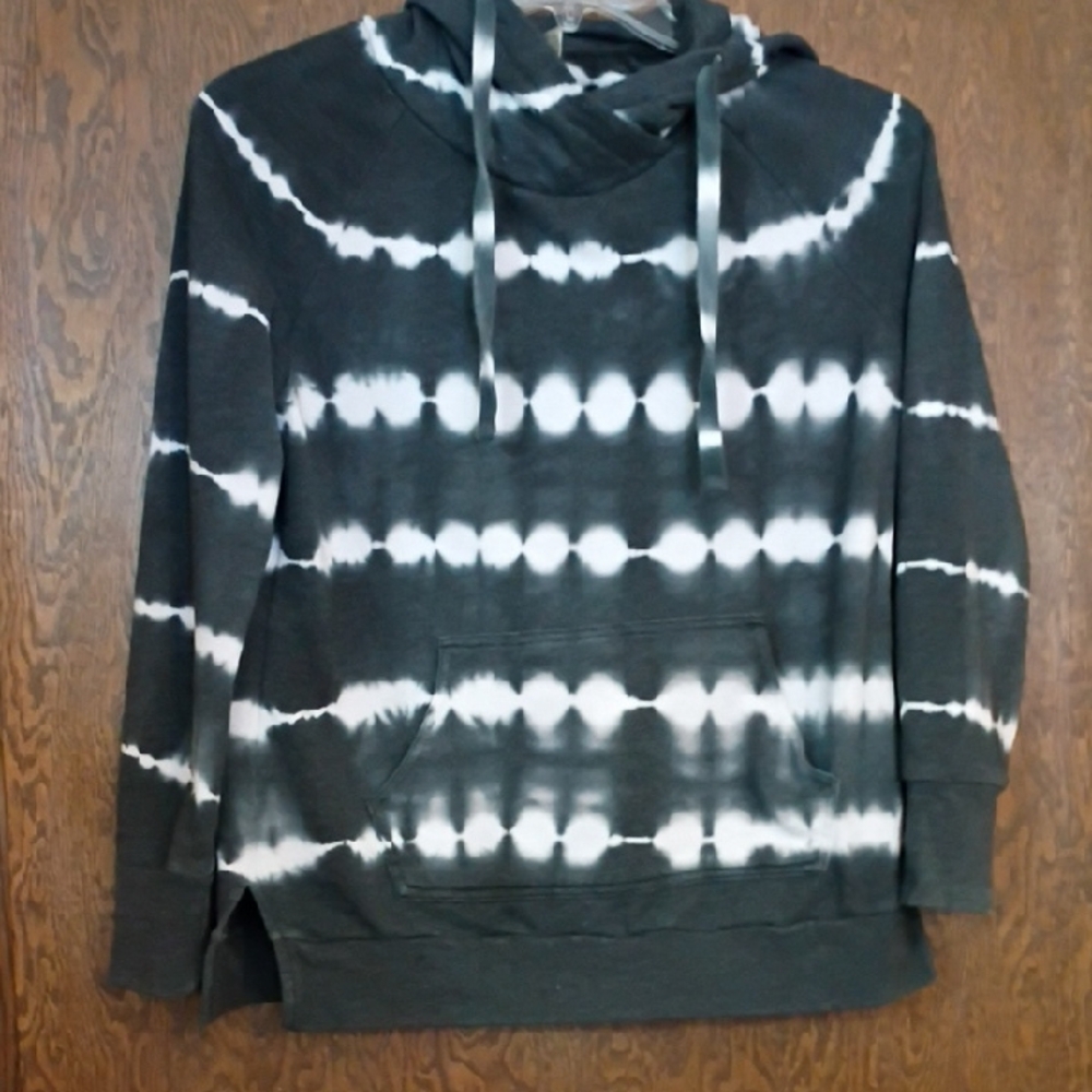 GreenTea Black and White Tie-Dye Hoodie